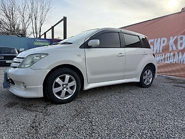 Toyota: Toyota ist: 2003 г., 1.5 л, Автомат, Бензин, Хэтчбэк — 3