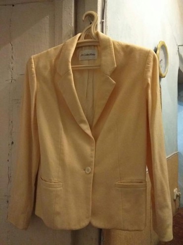 женский пиджак: Пиджак женский, 40- 42 размер