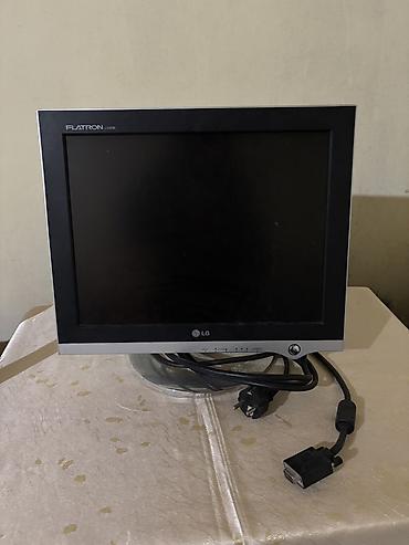 LG Flatron L1520B LCD monitor - Ekran diaqonalı: 15" - Matris: LCD