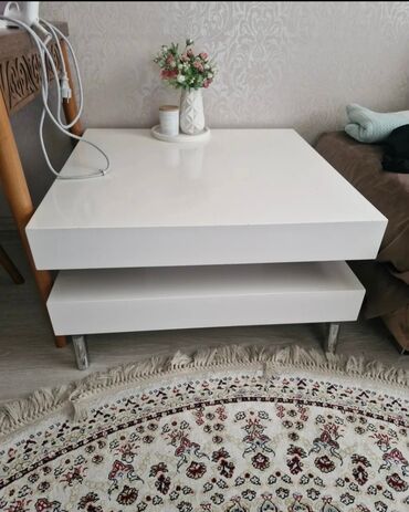 metbex ucun stol ve stullar: Kvadrat masa, Açılmayan, Təkərsiz, MDF