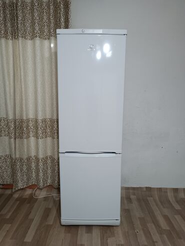 Холодильники: Холодильник Indesit, Б/у, Двухкамерный, De frost (капельный), 60 * 195 * 60
