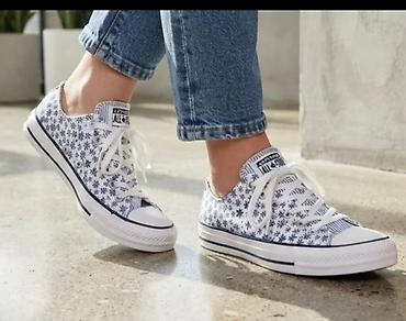 Converse Chuck Taylor All Star niske patike – floral print - Model