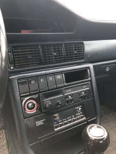 Audi: Audi 100: 1989 г., 2 л, Механика, Бензин, Седан — 12