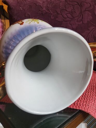 Ostali kućni dekor: Vaza nova Jugoporcelan iz 70ih godina. Titov Veles. Retka vaza sa na lalafo.rs — 12 Ostali kućni dekor: Vaza nova Jugoporcelan iz 70ih godina. Titov Veles. Retka vaza sa — 12