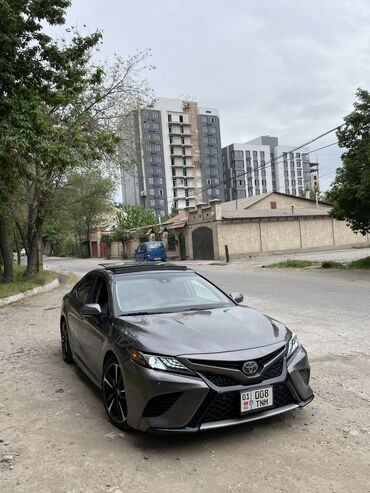 Toyota: Toyota Camry: 2018 г., 2.5 л, Автомат, Бензин, Седан