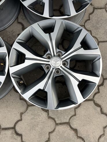 Диски: Литые Диски R 20 Hyundai, Комплект, отверстий - 5, Б/у — 5