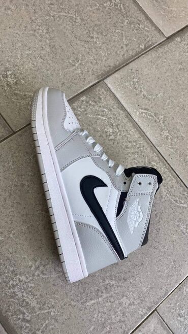Women's Sneakers and athletic shoes: 41 — 10