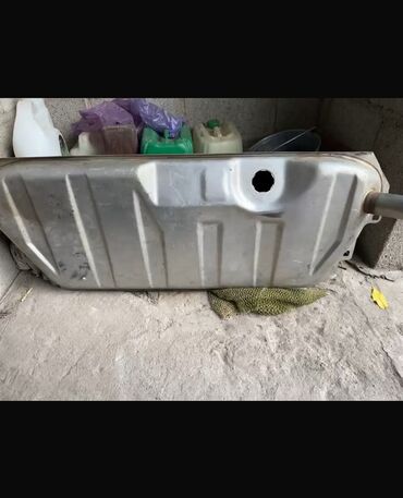 запчасти для гольф 2: Күйүүчү май багы Mercedes-Benz