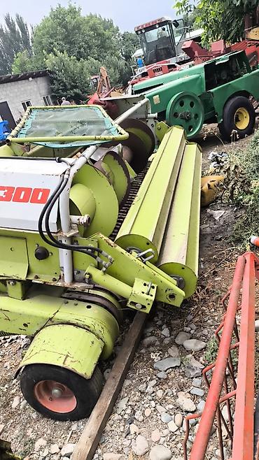 Силосоуборочные комбайны: Клас яагувар сатылат,свежый келди растаможен не оформлень.Уч жаткасы — 12