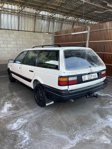 Volkswagen: Volkswagen Passat: 1991 г., 1.8 л, Механика, Бензин, Универсал