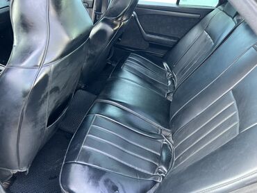 Mercedes-Benz: Mercedes-Benz C-Class: 1.8 l | 1995 il Sedan — 4