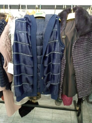 Шубы: Женские изделия из меха с поперечной полосой - Варианты — 3