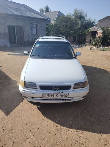 Opel: Opel Astra: 1.7 l | 1997 il 68000 km Universal — 2