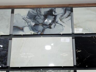 col divar rengleri: Keramika kafel və mərmər effektli plitələr – müxtəlif dizayn və