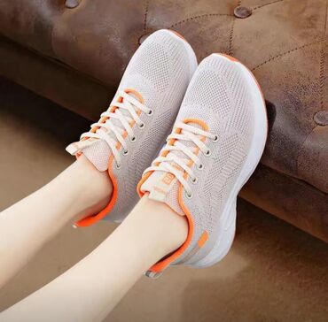 Кроссовки и спортивная обувь: Кроссовки летние, женские Новый, размер по нашему 37. Цена ниже