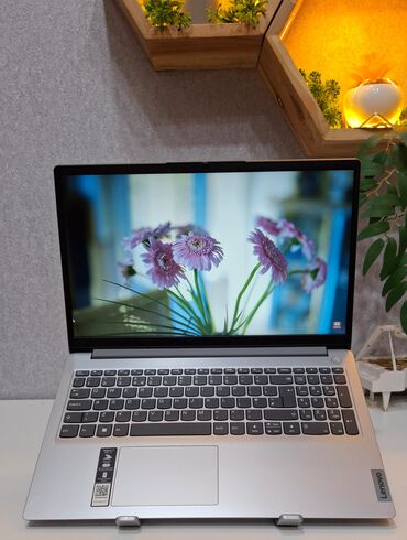 Lenovo: İşlənmiş Lenovo IdeaPad, 15.6 ", Intel Celeron, 256 GB