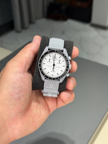 Другие наручные часы: Swatch x Omega • На батарейке. • Корпус - биокерамика. • В комплекте
