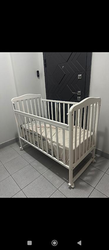lovhe: Oğlan və qız üçün, İşlənmiş, Dördbucaq, Beşik, Dəstsiz, Matras ilə, Yellənmə mexanizmsiz — 4