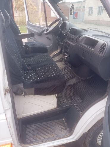 электромобиль в аренду: Грузовой фургон Mercedes-Benz Sprinter (длинная база, высокий кузов)