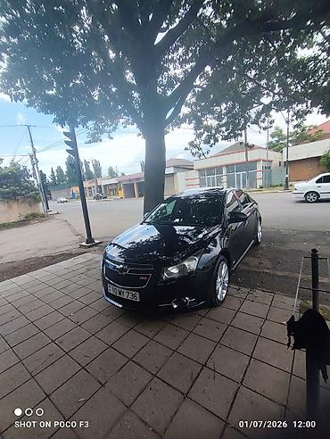 235 55 18: Chevrolet Cruze: 1.4 l | 2014 il 237522 km Sedan — 5