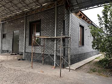 Продажа коттеджей и домов: Продаётся жилой дом. Золотой квадрат в кб. - Просторная кухня-столовая — 13