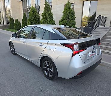 byd e2 2024: Toyota Prius: 2019 г., 1.8 л, Вариатор, Гибрид, Лифтбек — 9