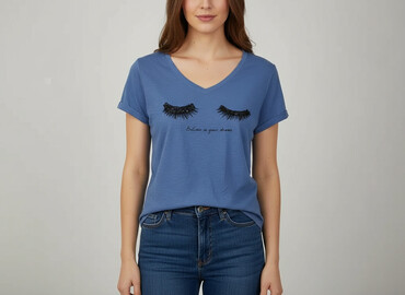 t shirty z chokerem: Women`s T-shirt, size M