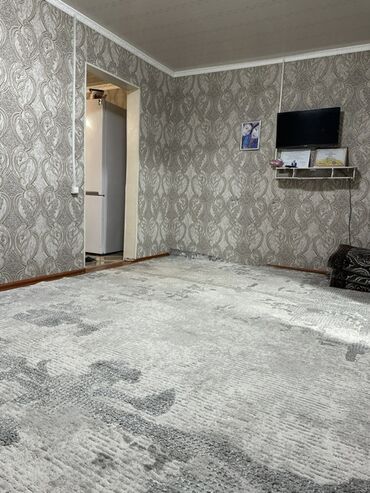 срочно продам дом новопокровка бишкек: Срочно продается дом барачного типа три комнаты в центре город Кара