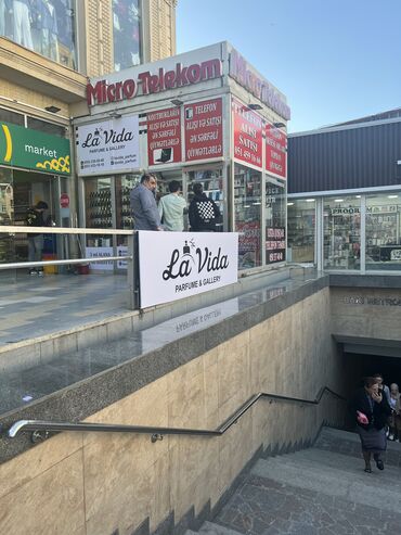 emlak agentliyi: Hazır biznes satılır ətriyat yeri aylıq arendiyası 500 azn her şey