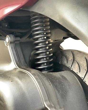 Mopedlər,skuterlər: Suzuki Let’s 4 skuter - Rəng: tünd qırmızı/gri iki rəngli kuzov - — 8