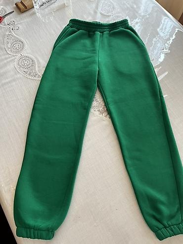 Yaşıl rəngli idman şalvarı - Model: klassik straight fit jogger - lalafo.az -da Yaşıl rəngli idman şalvarı - Model: klassik straight fit jogger -