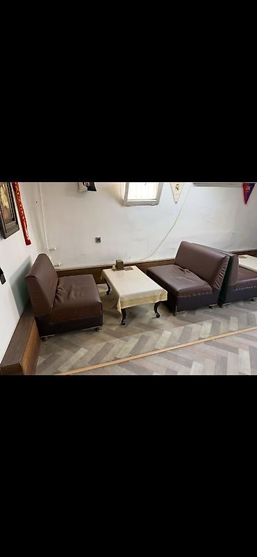 kohne mebellerin satisi: Iki ədəd divan stol dəst satılır — 1