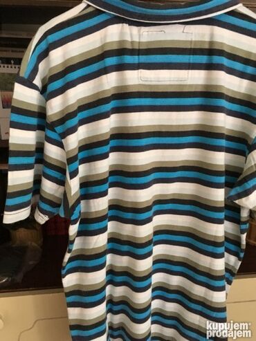 Majice: Polo majca Abercrombie Fitch, odlična. Dužina majce je 67cm napred i — 4