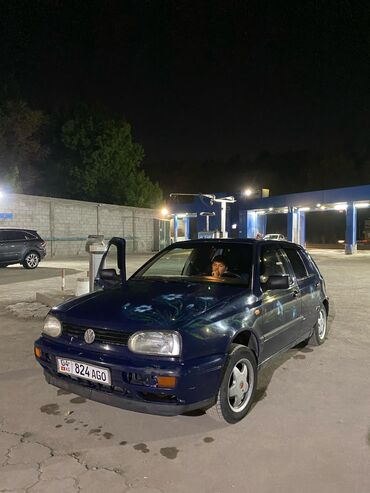 Volkswagen: Продается автомобиль Volkswagen Golf III. Автомобиль синего цвета с