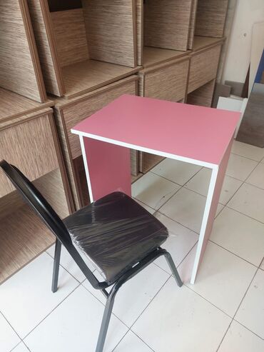 Ofis dəst mebeli: Yazi masasi 2 neferlik 40 azn Yazi masasi tek neferlik 30 azn. tek — 20