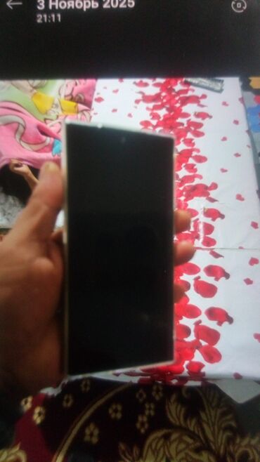 защитная пленка на телефон: Смартфон с большим безрамочным экраном и многомодульной основной