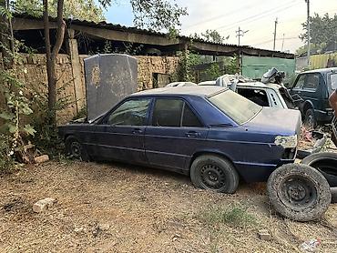 mers 203: Mercedes-Benz 190: 1989 г., Бензин, Седан — 1