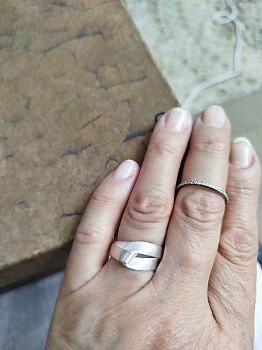 серебряные: Комплект из двух серебряных колец.б/у - Кольцо 1: лаконичный дизайн с — 4