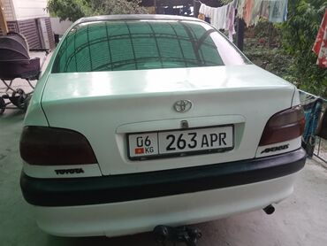передок на трактор: Toyota Avensis: 2001 г., 1.9 л, Механика, Дизель, Седан