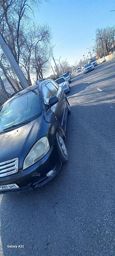 avens: Toyota Avensis Verso: 2002 г., 2 л, Механика, Универсал — 3