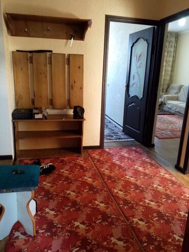 Долгосрочная аренда комнат: - Просторная спальня с двуспальной деревянной кроватью, прикроватной — 10