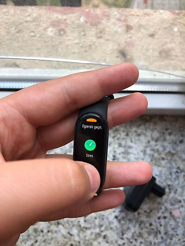 xiaomi mi band 1: Xiaomi Mi Band 5/6 tipli fitness qolbağı - Rəng: qara, silikon qayış — 4