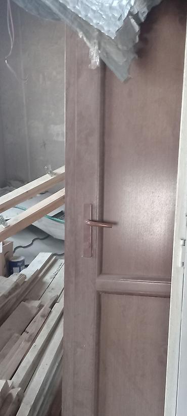 Ağac qapı – daxili istifadə üçün - Material: ağac (taxta), təbii