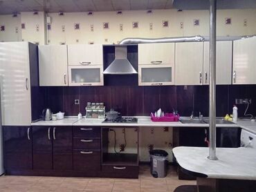 Mənzil kirayələyirəm: 3 otaqlı, 140 kv. m — 6