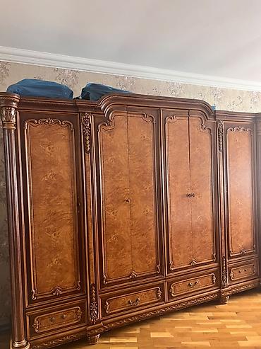 Мебель: Klassik üslubda tam yatacaq otağı dəsti Tərkib: - İki nəfərlik taxta — 6
