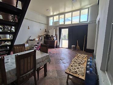продажа люстр: 4 otaqlı həyət evi kupcasi var.Qaz, işıq, su daimidir. 1 otaq elave — 7
