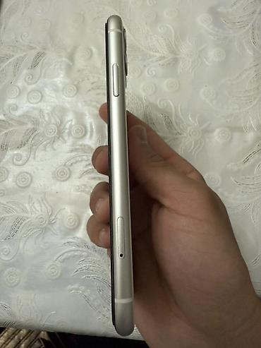 Apple iPhone: IPhone 11, Б/у, 128 ГБ, Белый, Зарядное устройство, Защитное стекло, Чехол, 77 % — 4