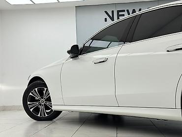 Mercedes-Benz: Mercedes-Benz E-Class: 2025 г., 2 л, Типтроник, Бензин, Седан — 18