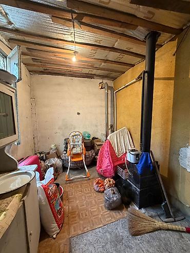Продажа коттеджей и домов: Продаётся участок 6 соток с домом 📍 ж/м Арча-Бешик 📐 Площадь участка — 9