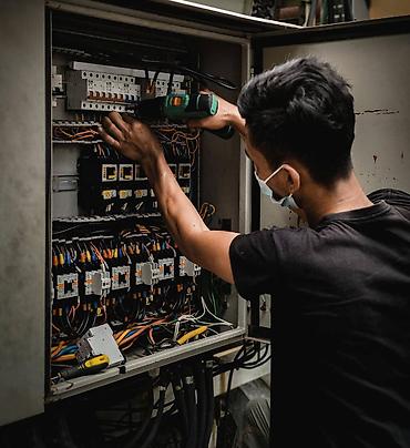 🔌 Yeni və köhnə mənzillərdə həmçinin obyektlərdə elektrik xəttlərinin